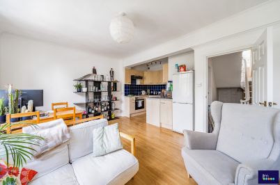 Giesbach Road, N19