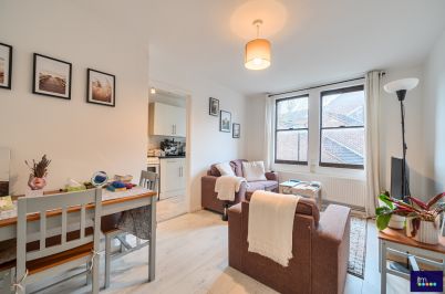 Warrender Road, N19